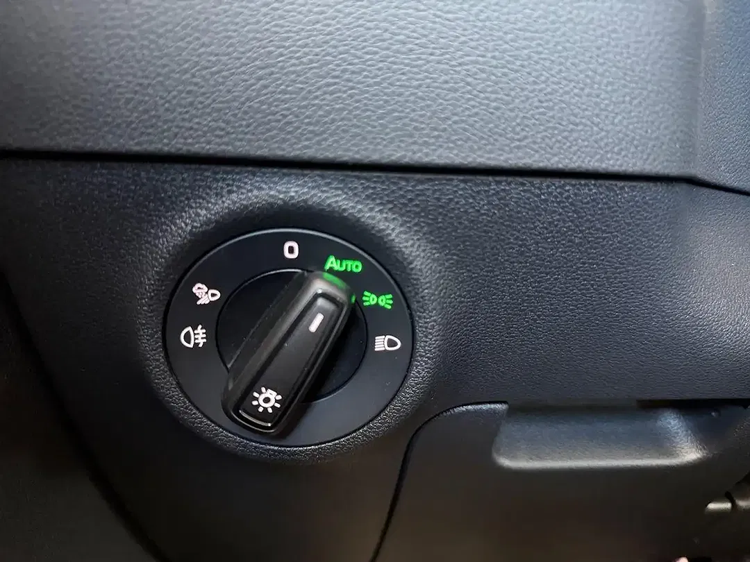 Skoda Karoq 2.0 TSI 4x4 Sportline - Thumbnail 9
