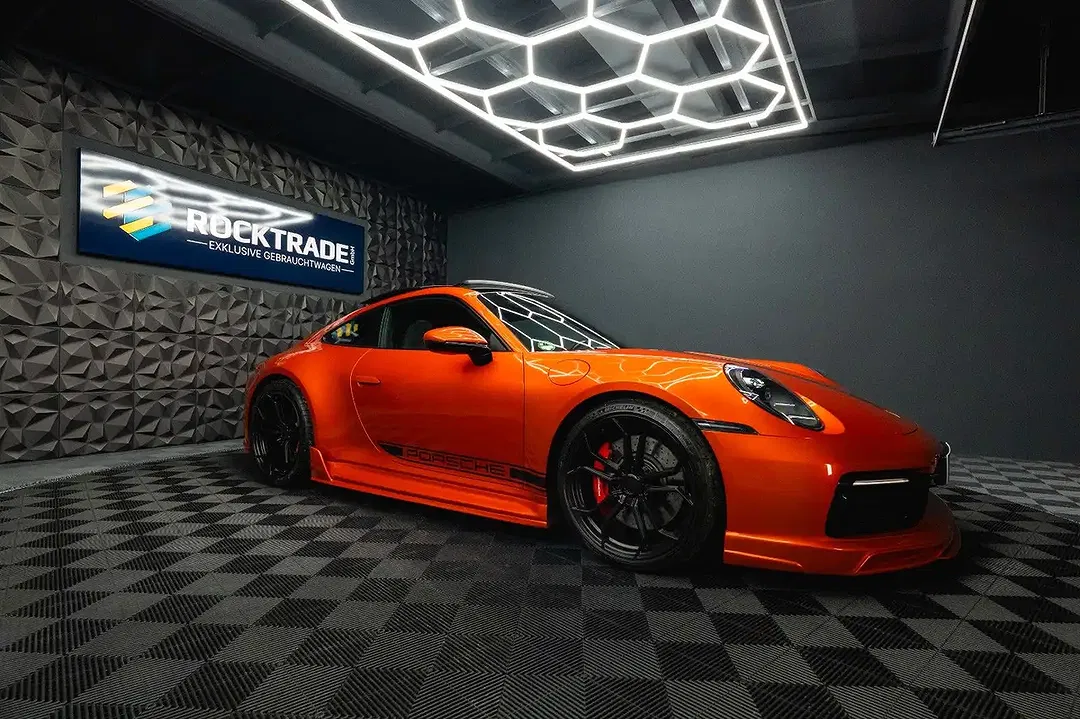 Porsche 992 Carrera 4 S - Thumbnail 11