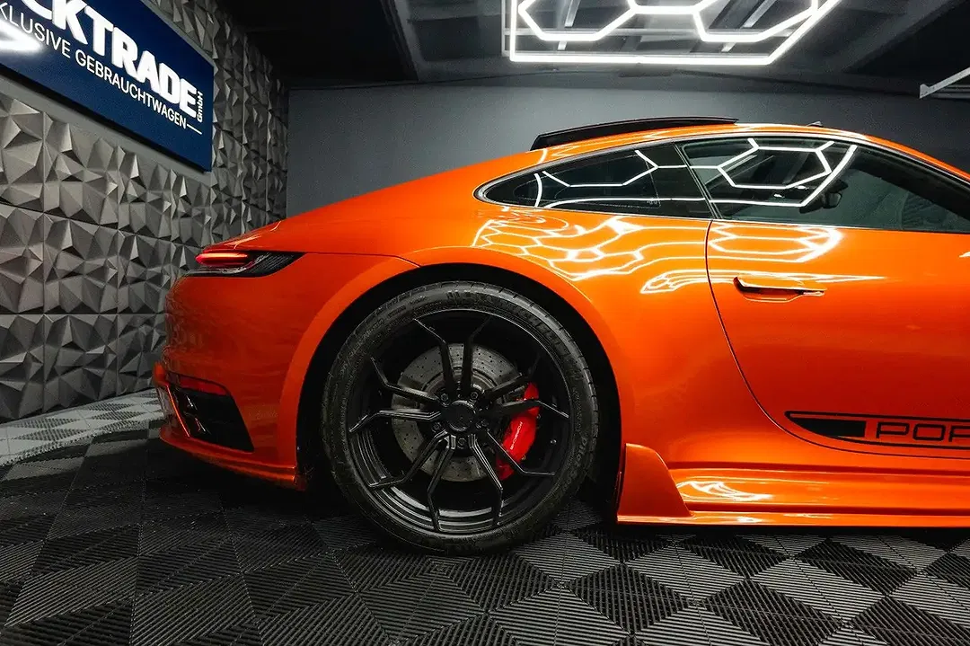 Porsche 992 Carrera 4 S - Thumbnail 13