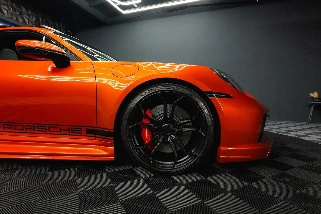 Porsche 992 Carrera 4 S - Thumbnail 14