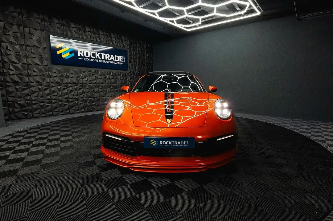 Porsche 992 Carrera 4 S - Thumbnail 5