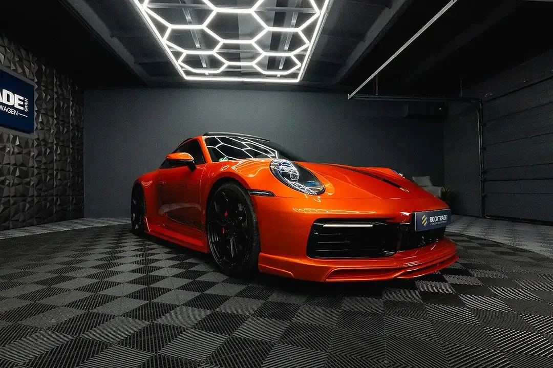 Porsche 992 Carrera 4 S - Thumbnail 8