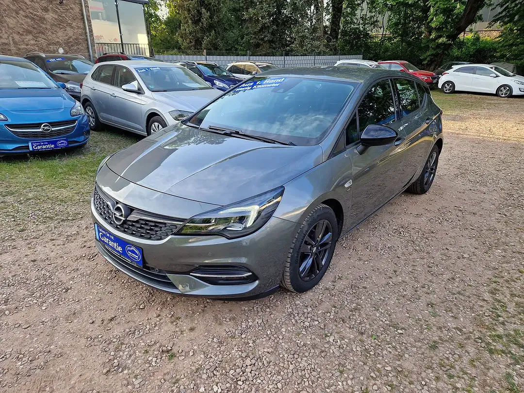 Opel Astra 1.2 - foto 1