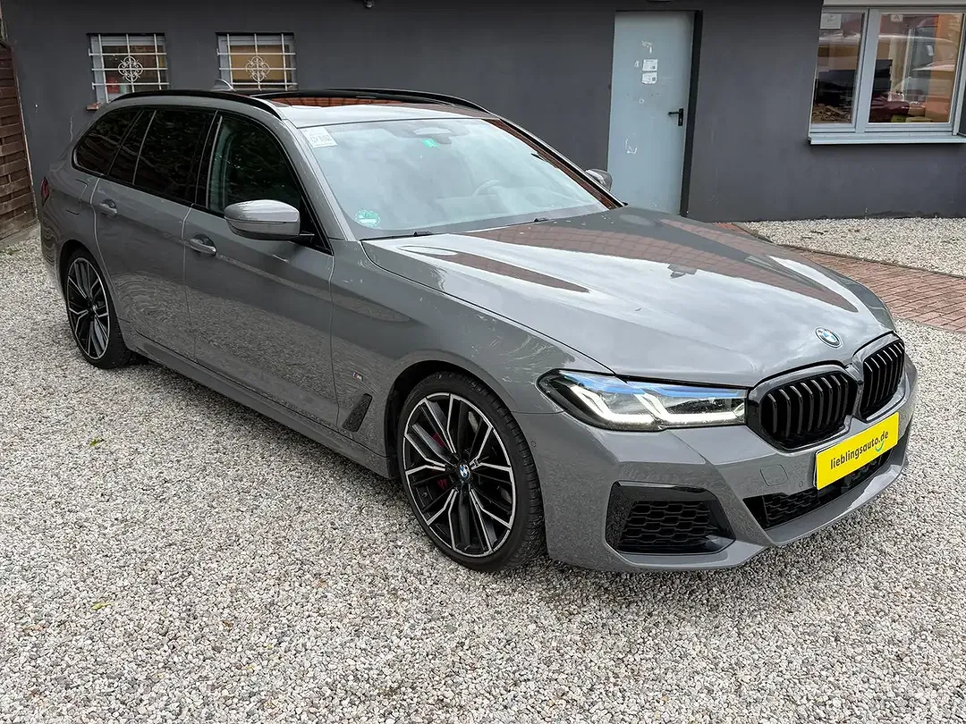 BMW 540 xDrive Touring M Sport - Thumbnail 2