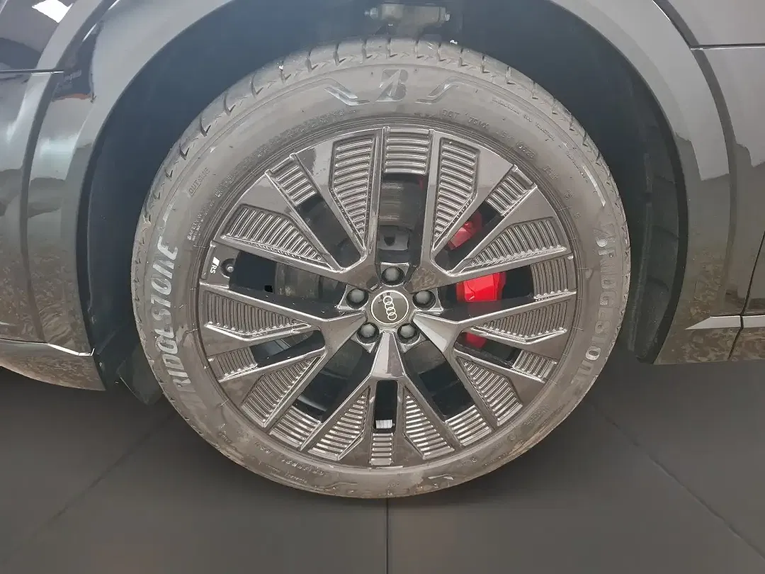 Audi Q8 e-tron 55 quattro S line - Thumbnail 7