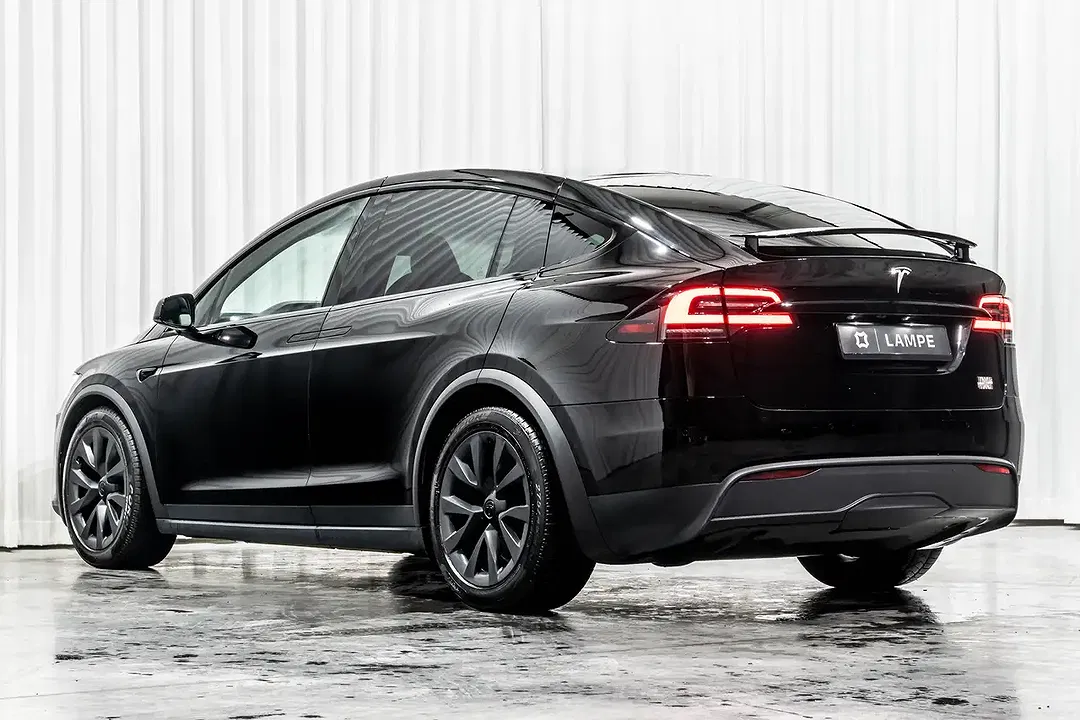 Tesla Model X AWD Plaid - Thumbnail 10