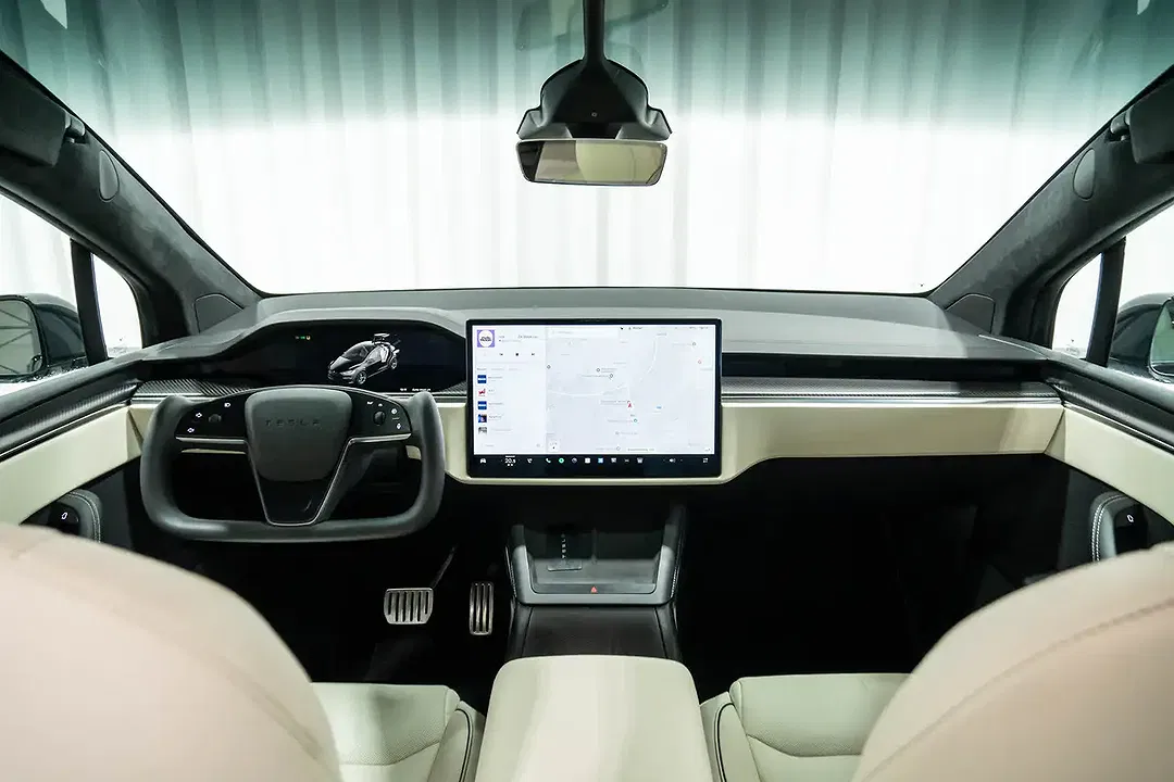 Tesla Model X AWD Plaid - Thumbnail 12