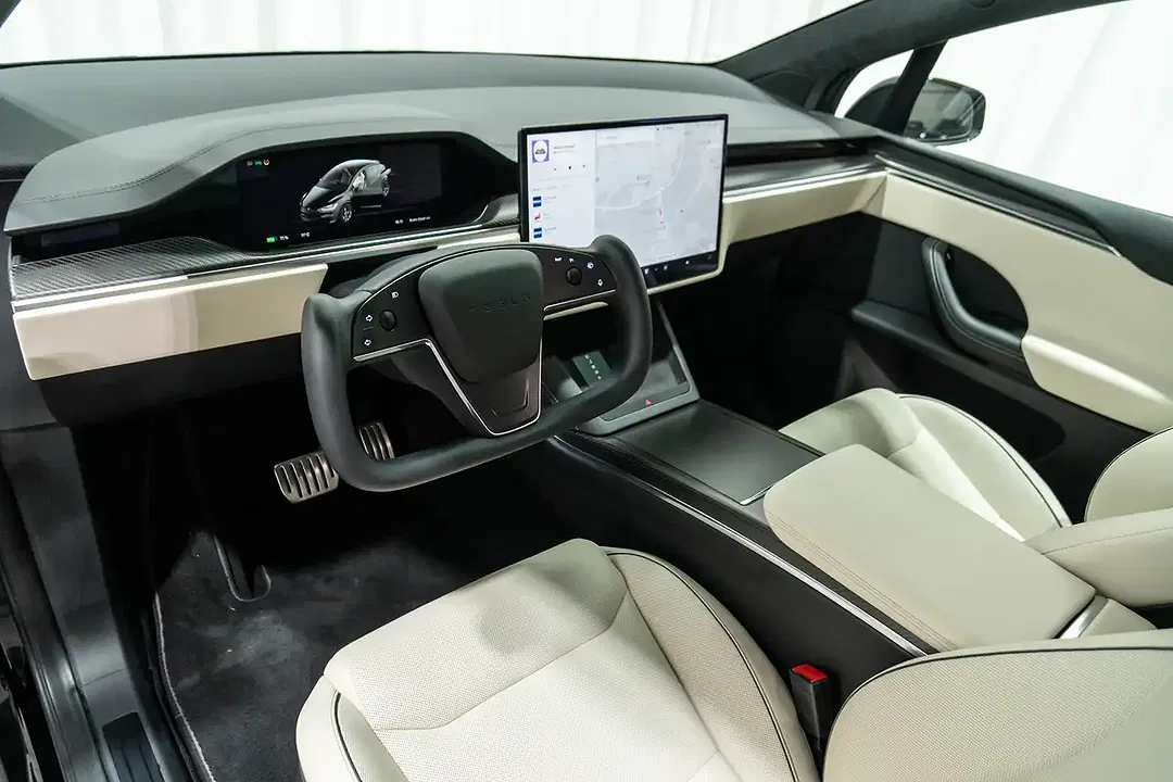 Tesla Model X AWD Plaid - Thumbnail 13