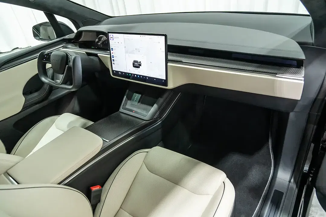 Tesla Model X AWD Plaid - Thumbnail 15