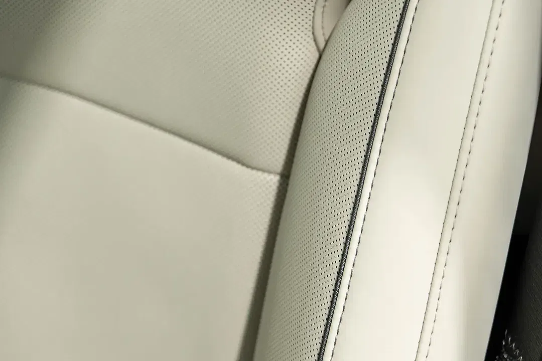 Tesla Model X AWD Plaid - Thumbnail 25