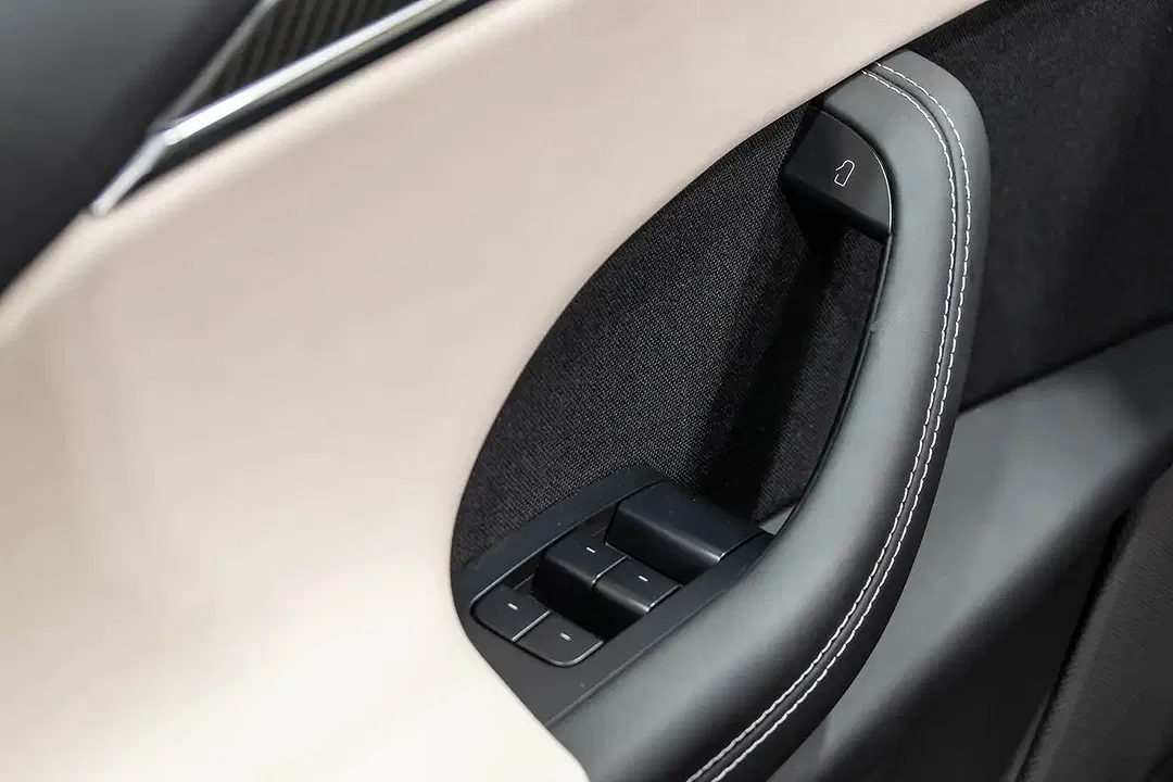 Tesla Model X AWD Plaid - Thumbnail 27