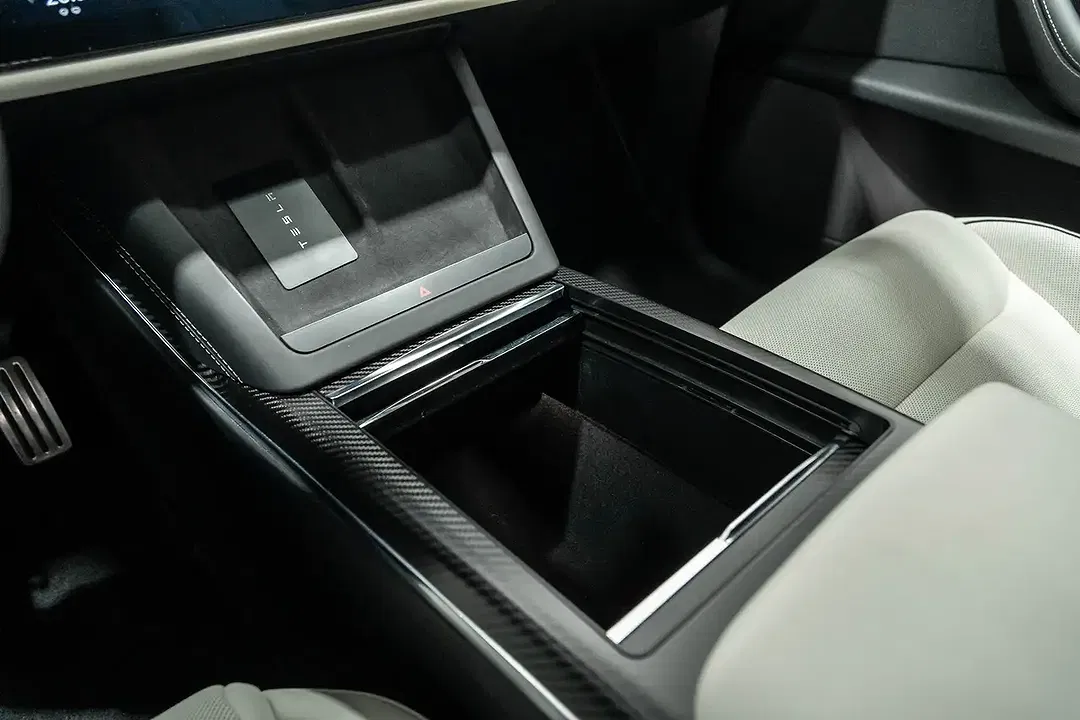 Tesla Model X AWD Plaid - Thumbnail 31