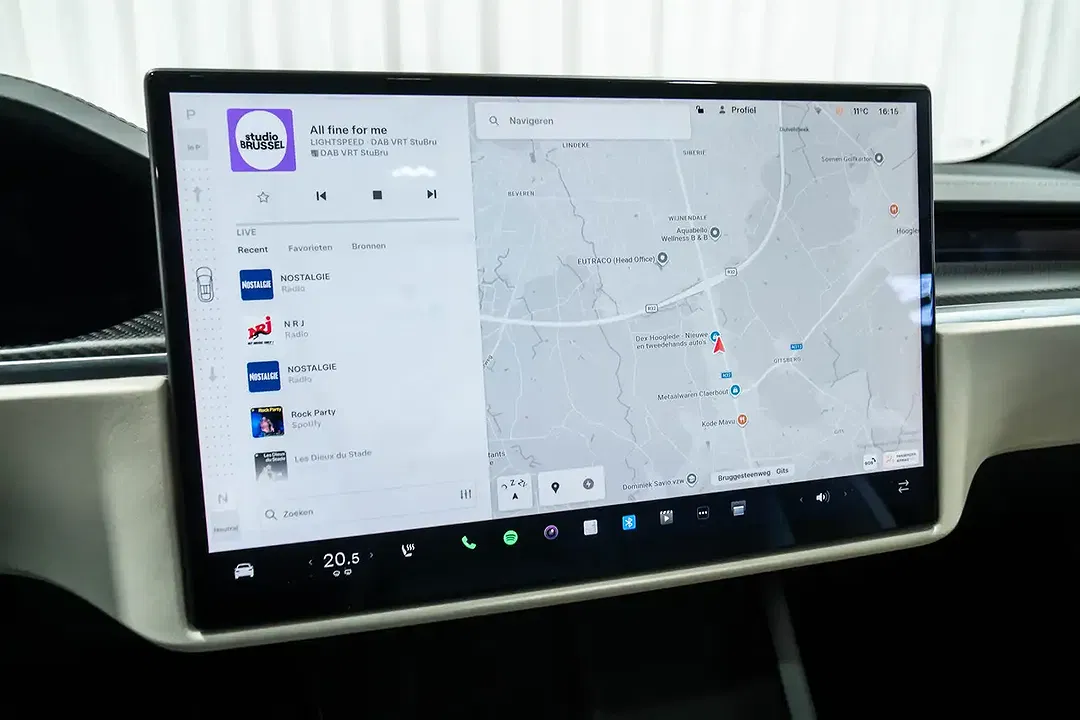 Tesla Model X AWD Plaid - Thumbnail 32