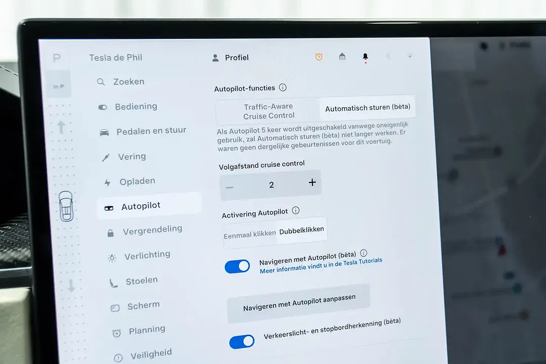 Tesla Model X AWD Plaid - Thumbnail 35
