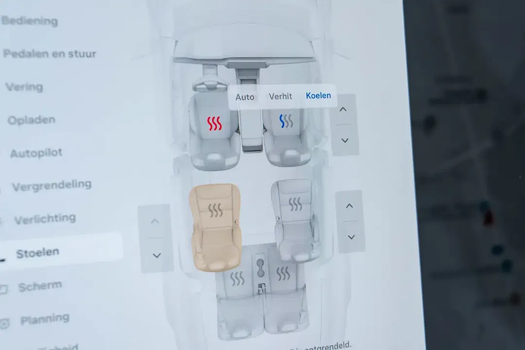 Tesla Model X AWD Plaid - Thumbnail 36