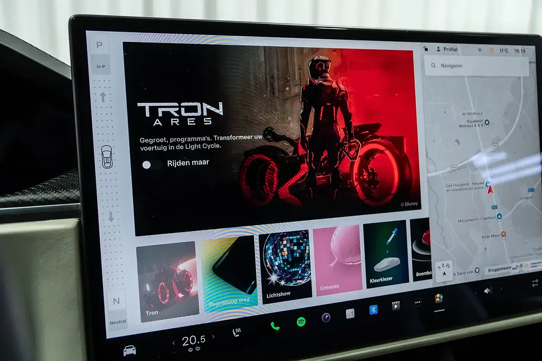 Tesla Model X AWD Plaid - Thumbnail 41