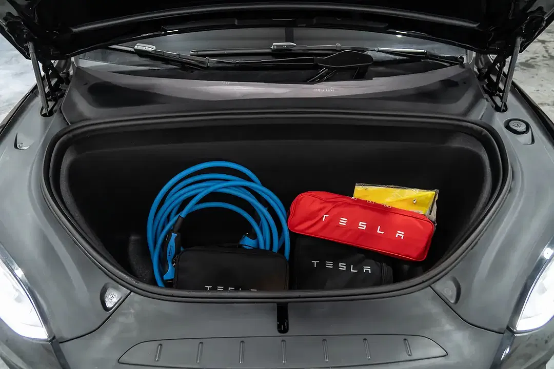 Tesla Model X AWD Plaid - Thumbnail 44