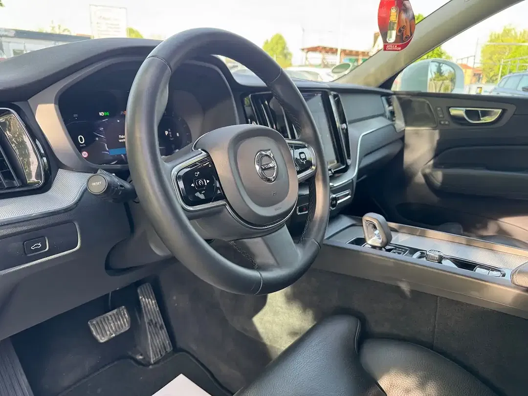 Volvo XC60 - Thumbnail 10