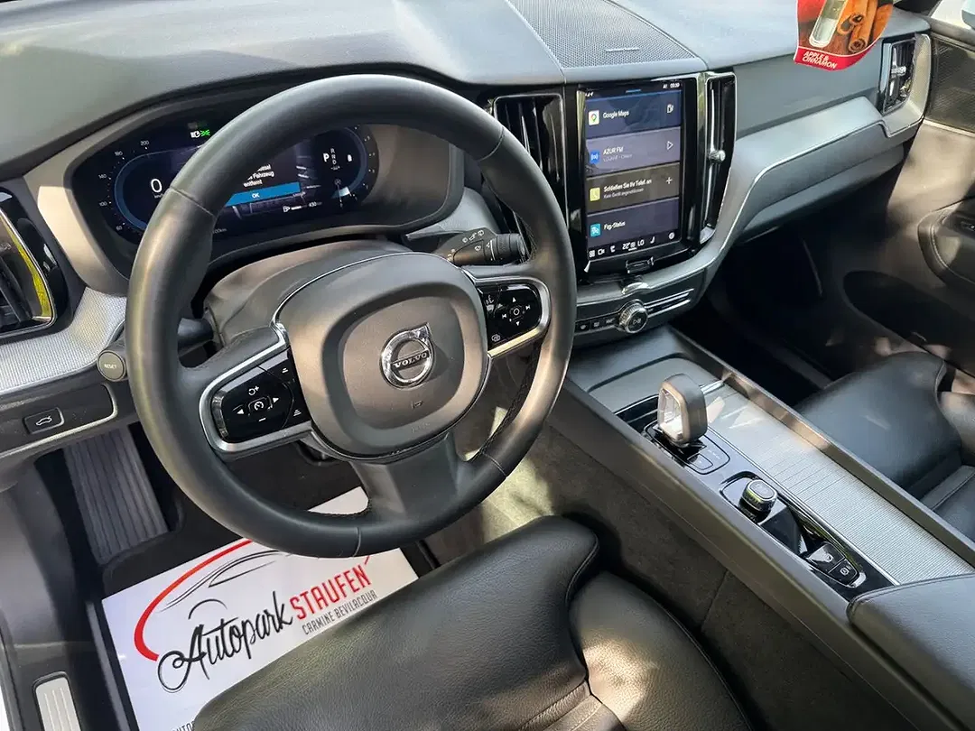 Volvo XC60 - Thumbnail 11