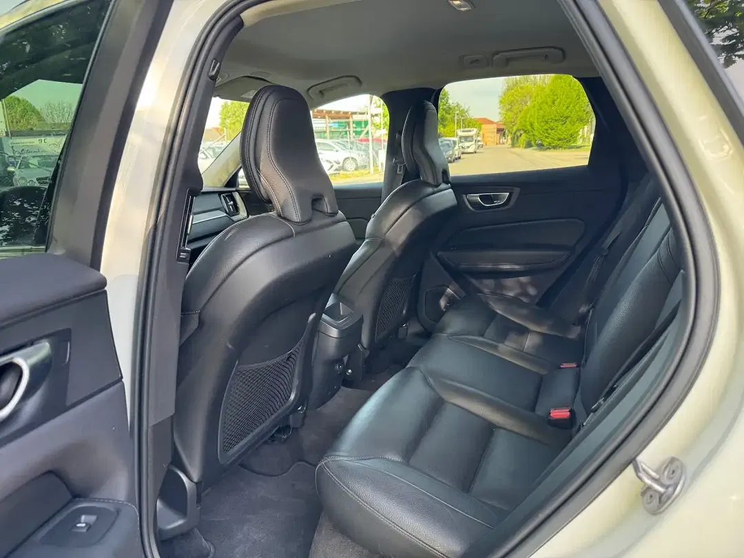 Volvo XC60 - Thumbnail 13