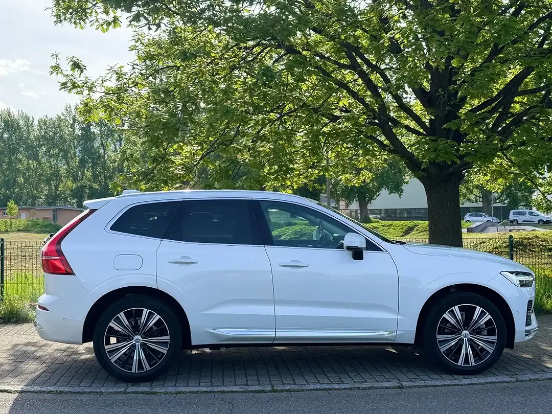 Volvo XC60 - Thumbnail 8