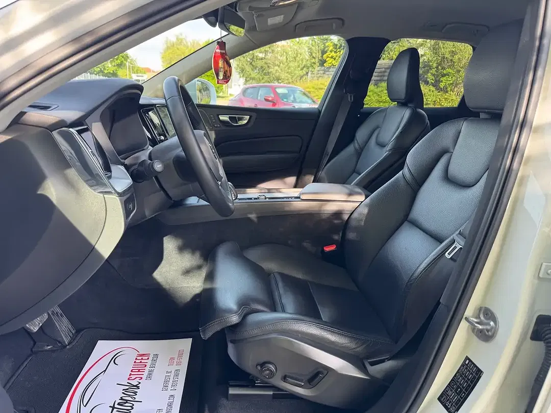 Volvo XC60 - Thumbnail 9