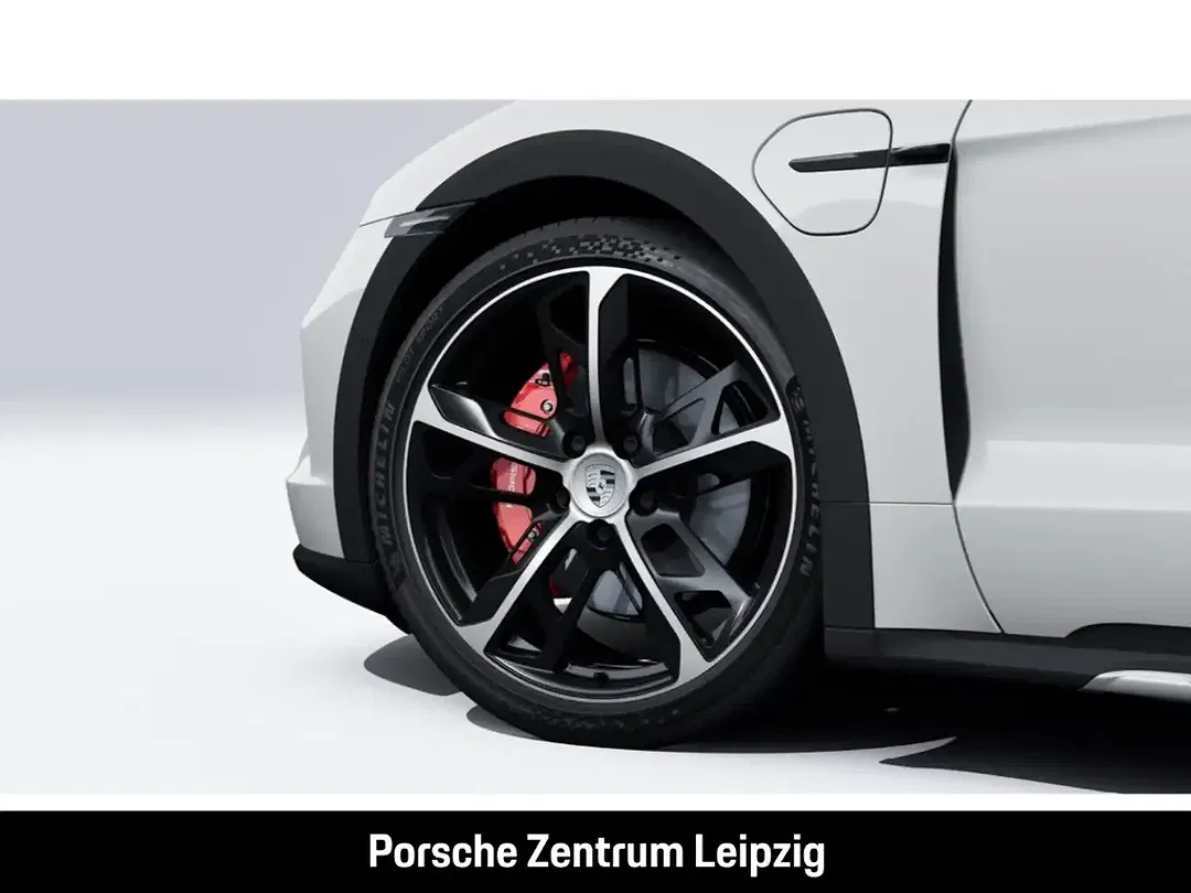 Porsche Taycan Cross Turismo - Thumbnail 6
