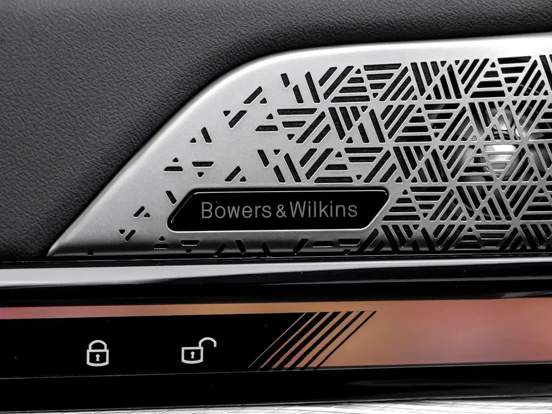 BMW 530 xDrive M Sport - Thumbnail 12