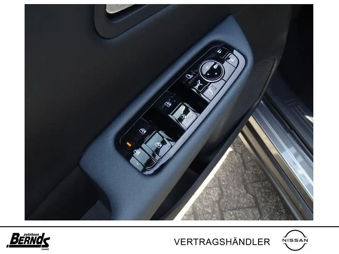 Nissan Leaf - Thumbnail 11