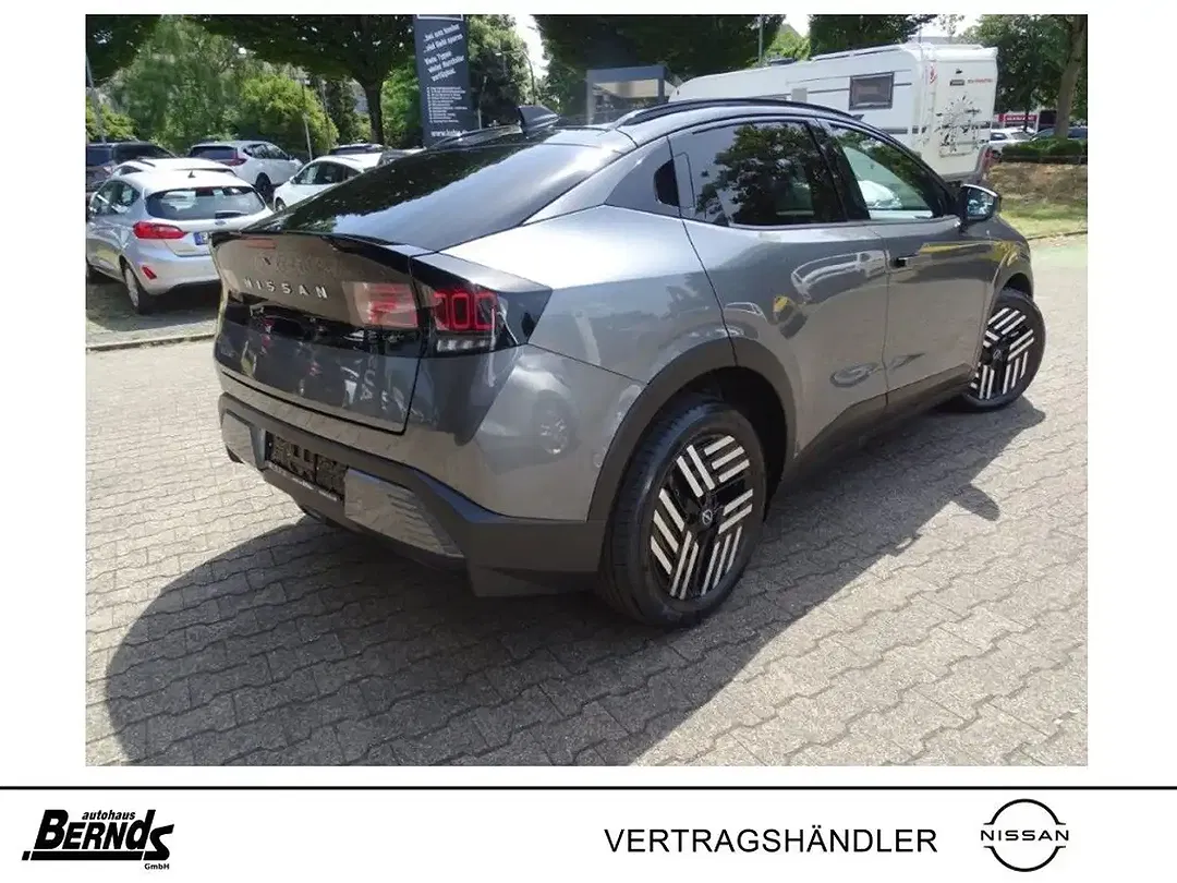 Nissan Leaf - Thumbnail 3