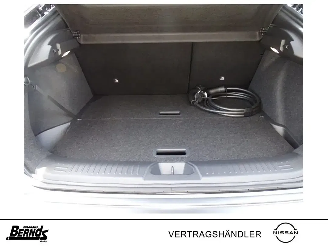 Nissan Leaf - Thumbnail 9