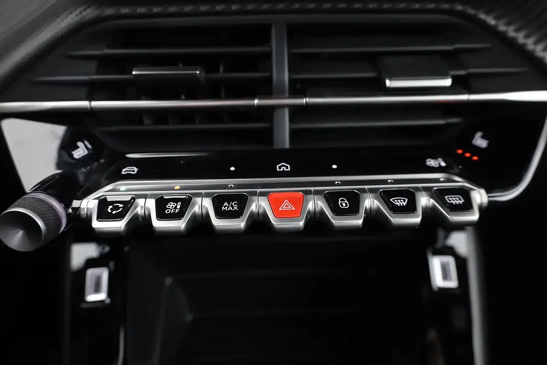 Peugeot 2008 PureTech - Thumbnail 11