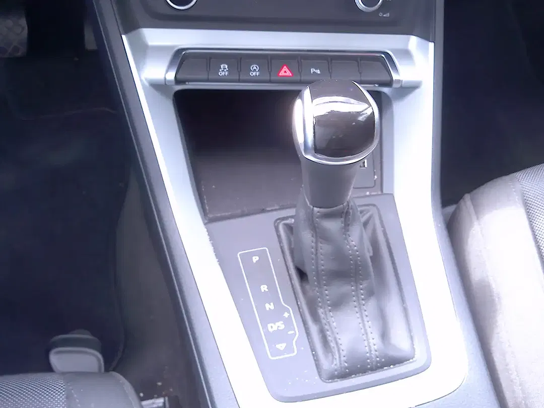 Audi Q3 1.5 TFSI plus - Thumbnail 10