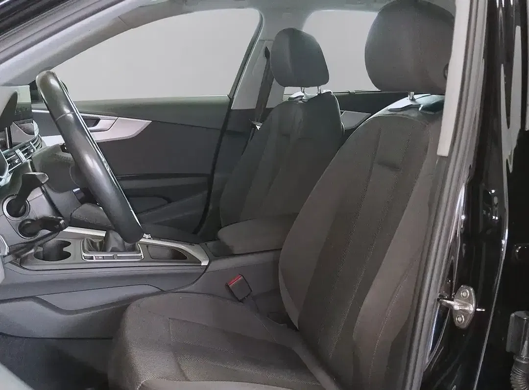 Audi A4 35 TFSI Avant - Thumbnail 7
