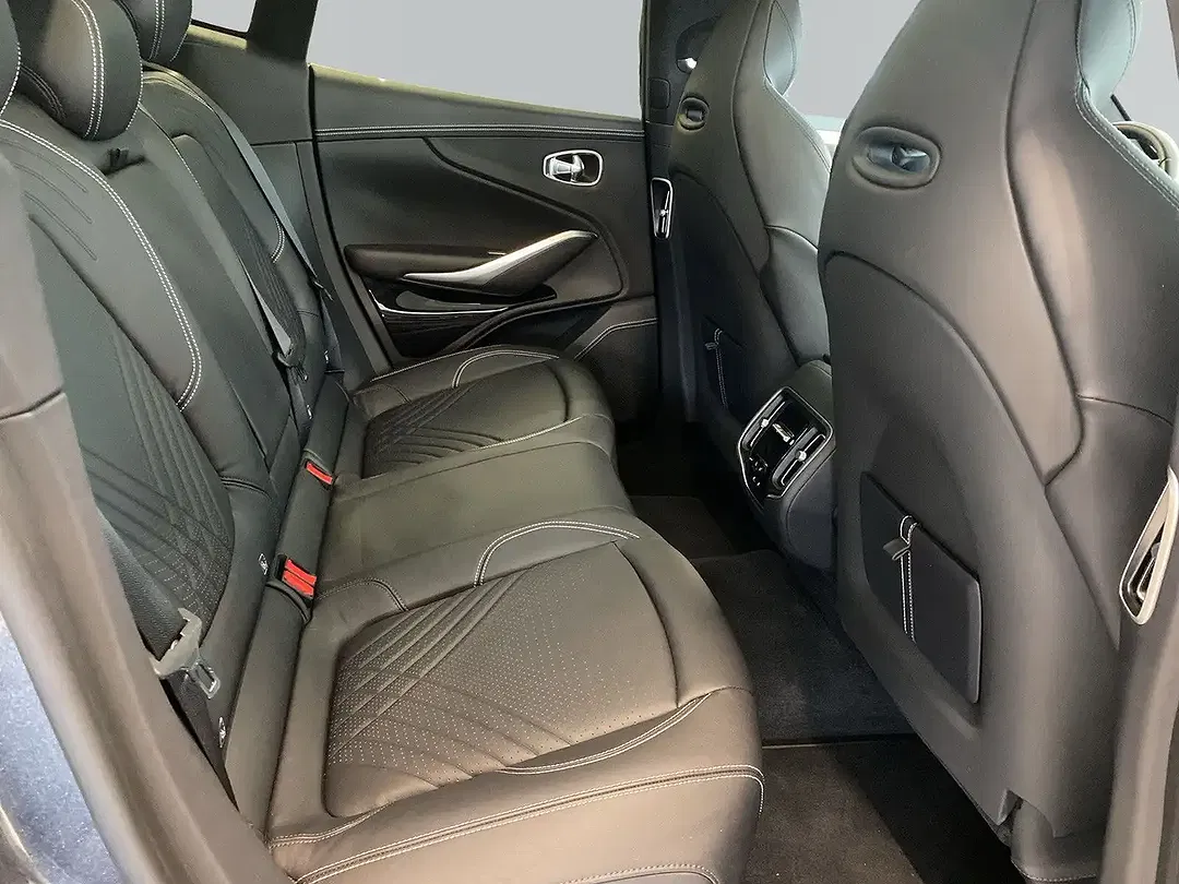 Aston Martin DBX 4.0 V8 - foto 11