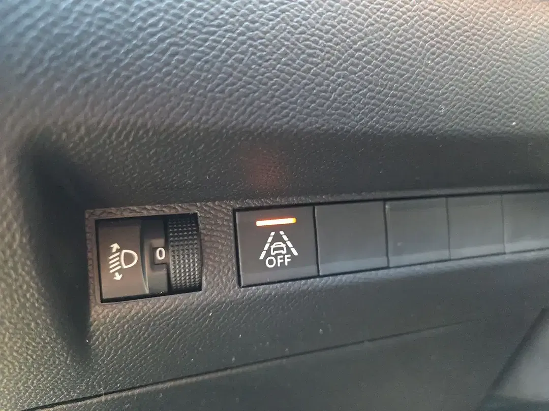 Peugeot 208 Allure Plus - Thumbnail 14