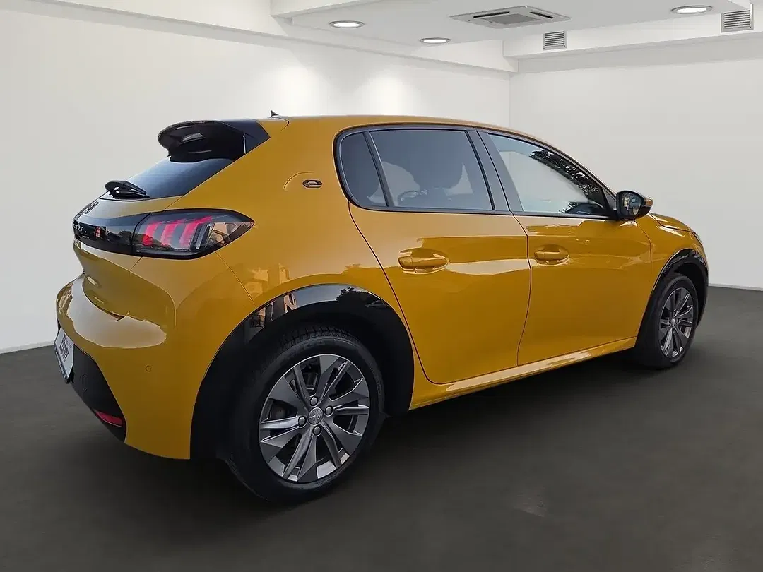 Peugeot 208 Allure Plus - Thumbnail 3