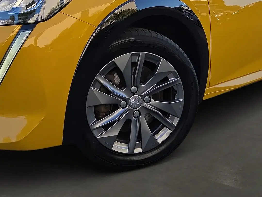 Peugeot 208 Allure Plus - Thumbnail 6