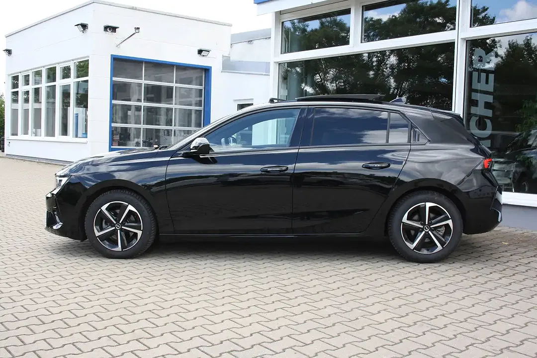 Opel Astra GS - Thumbnail 2