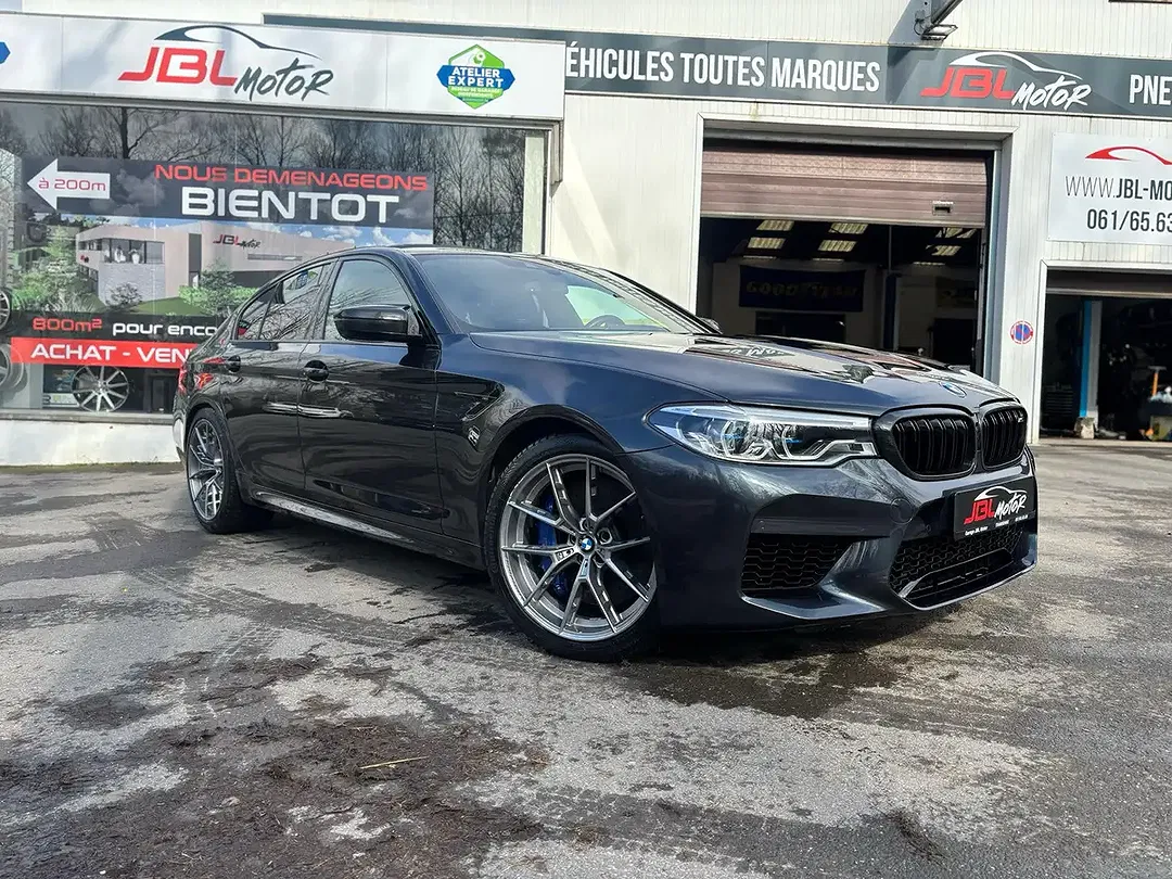 BMW M5 4.4 - foto 2