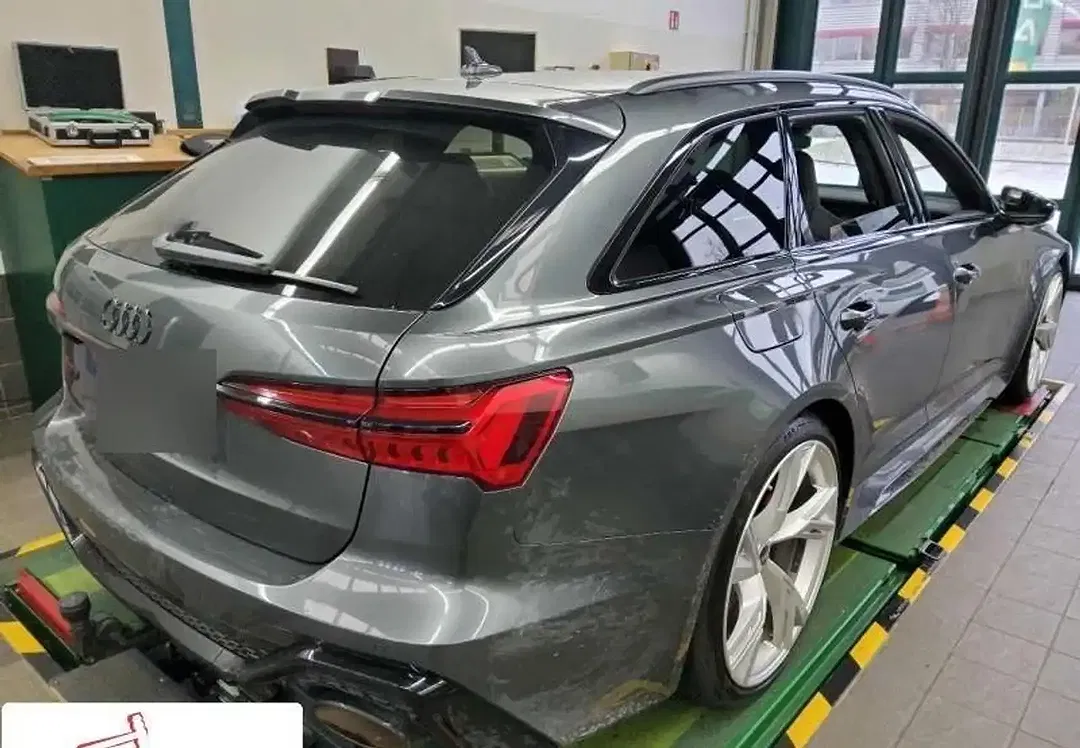 Audi RS6 4.0 TFSI quattro RS Avant - Thumbnail 3