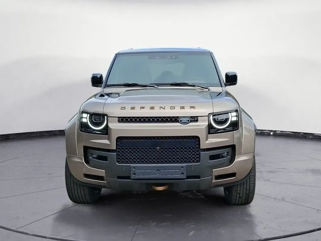 Land Rover Defender P635 OCTA 110 - Thumbnail 3
