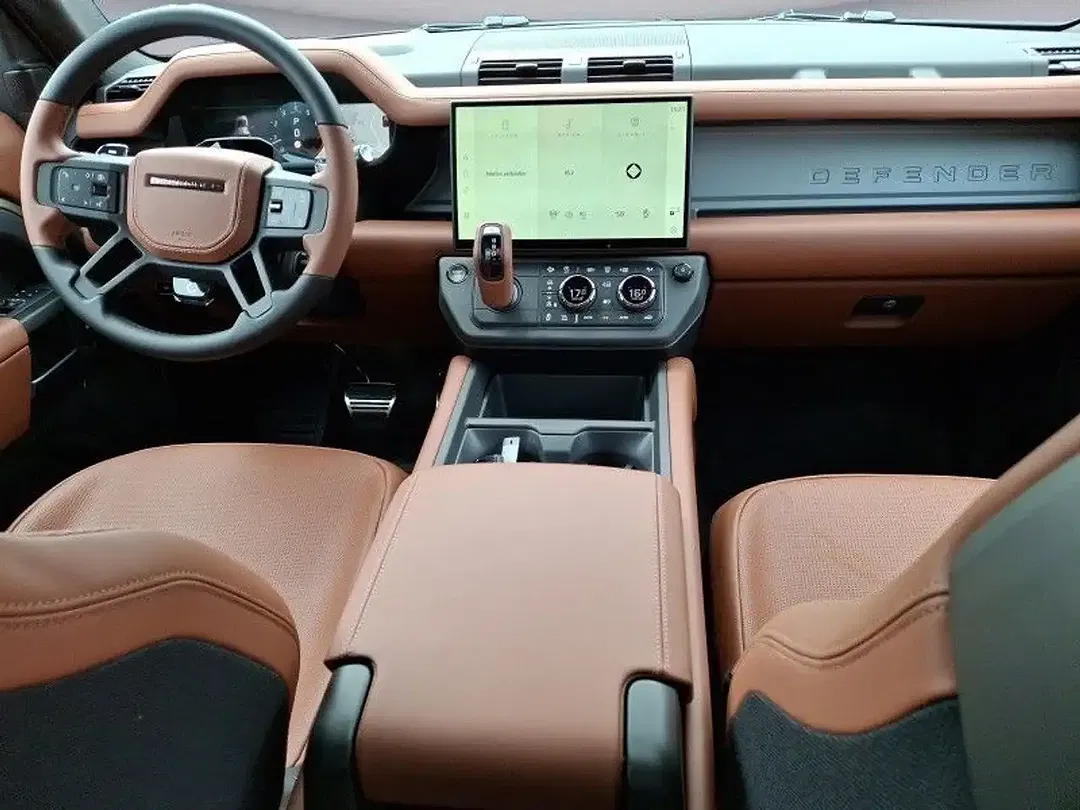 Land Rover Defender P635 OCTA 110 - Thumbnail 4