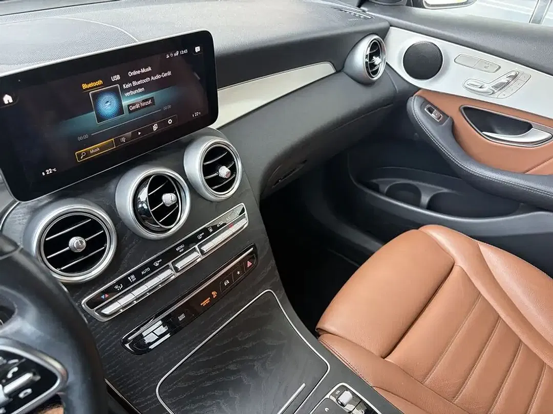 Mercedes-Benz GLC 300 4MATIC - Thumbnail 11