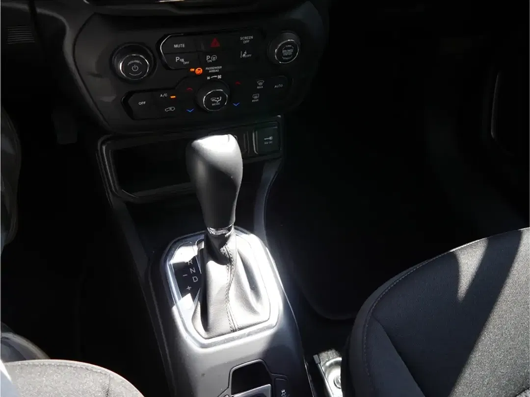 Jeep Renegade MHEV Summit - Thumbnail 17