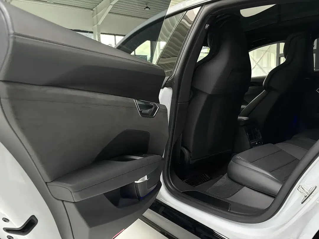 Audi e-tron GT 60 quattro - Thumbnail 12