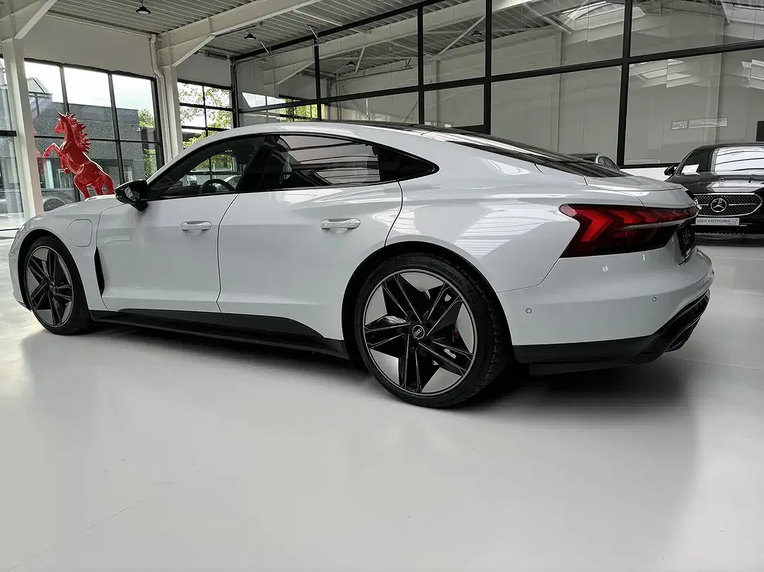 Audi e-tron GT 60 quattro - Thumbnail 7