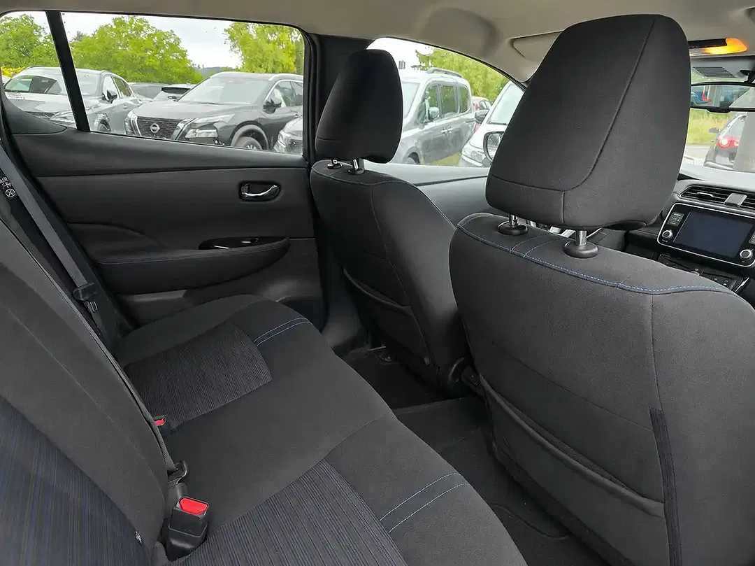 Nissan Leaf - Thumbnail 10