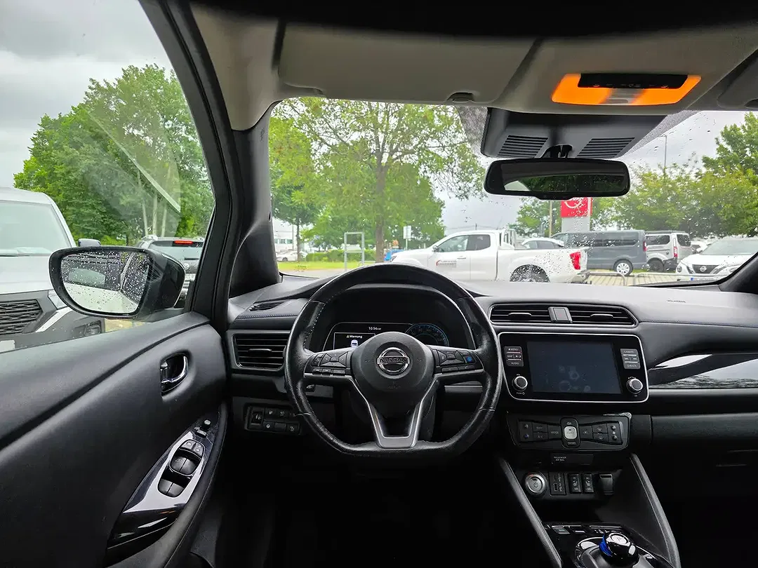 Nissan Leaf - Thumbnail 11