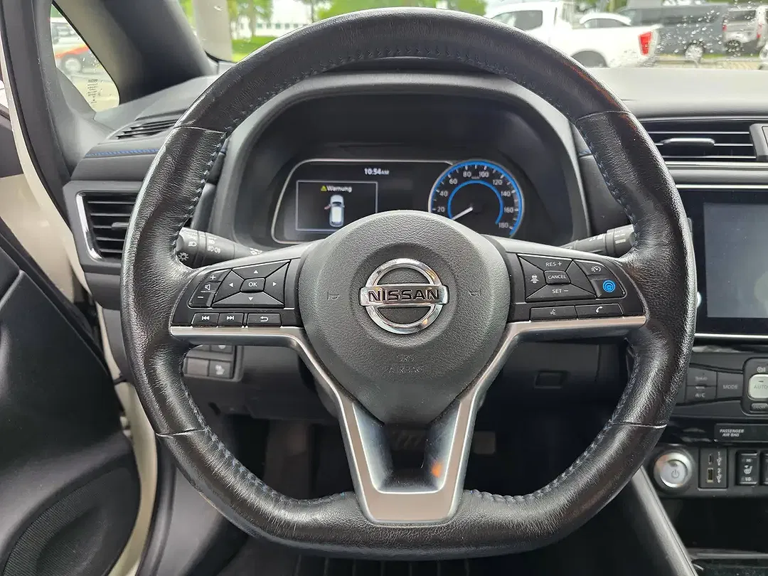 Nissan Leaf - Thumbnail 12